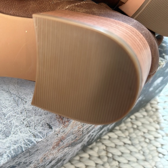 New size 6 ladies booties - Picture 9 of 9